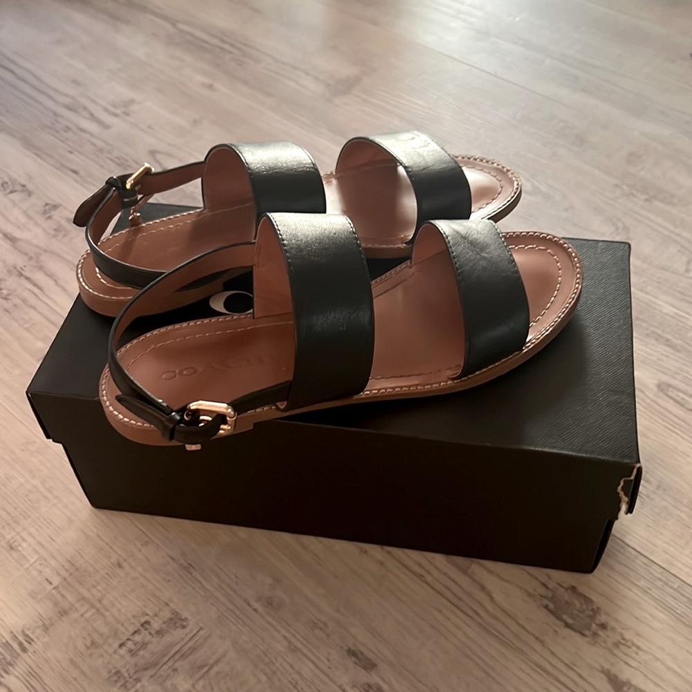 Coach leather strap sandals🖤🤎